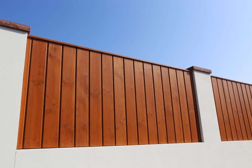 Schöner neuer Holzzaun bzw. Gartenzaun svg+xml;charset=utf